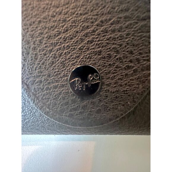 Ray-Ban Soft Black Pebbled Leather Case W/Branded Cleaning Cloth - CASE ONLY - Picture 8 of 8